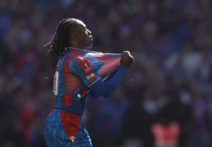 Bàn thắng mở tỷ số của Crystal Palace