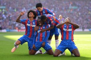 Chiến thắng lịch sử của Crystal Palace