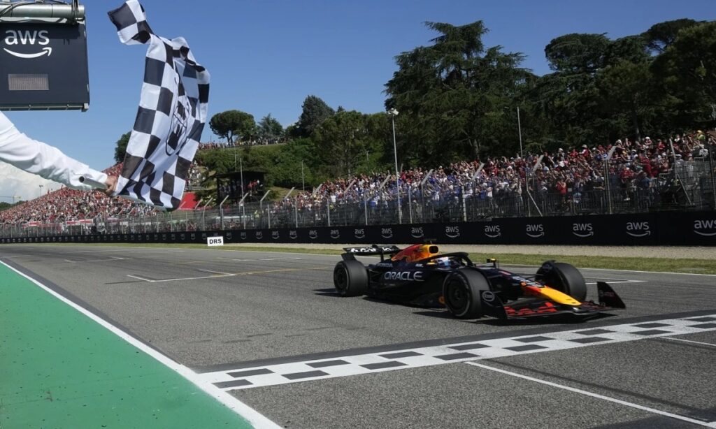 Verstappen Tỏa Sáng Tại Imola