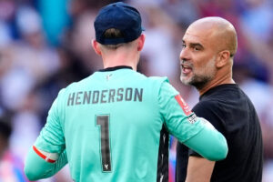 Phản hồi từ thủ môn Dean Henderson