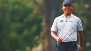 Cú đánh hole-in-one của Kim Si Woo