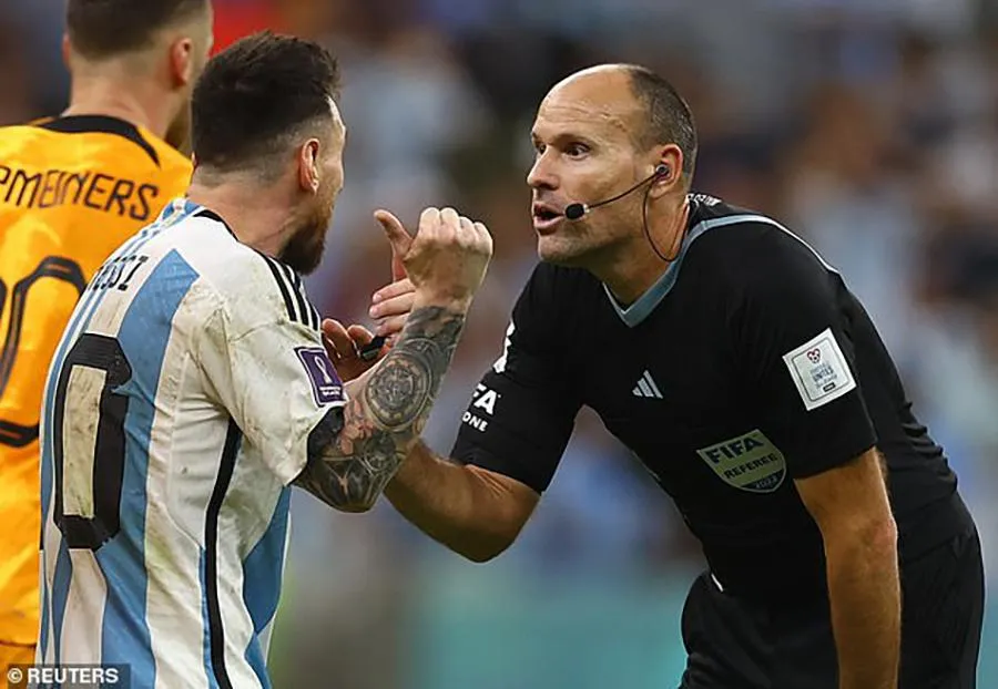 Messi Chỉ Trích Trọng Tài